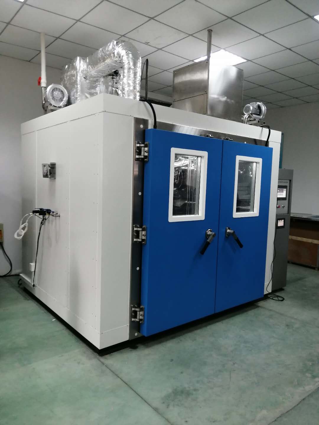 電暖爐二氧化碳釋放艙的大小(圖1) 電暖爐二氧化碳釋放艙的大小(圖1)