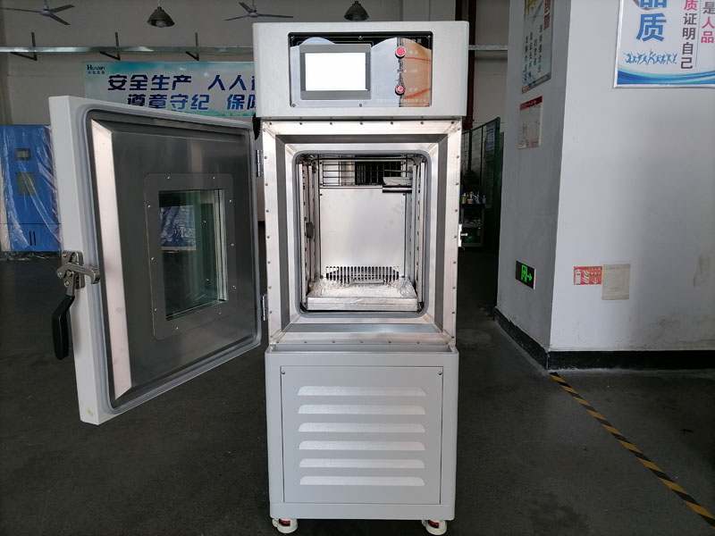 漆膜耐濕熱調(diào)溫調(diào)濕箱(圖1) 漆膜耐濕熱調(diào)溫調(diào)濕箱(圖1)